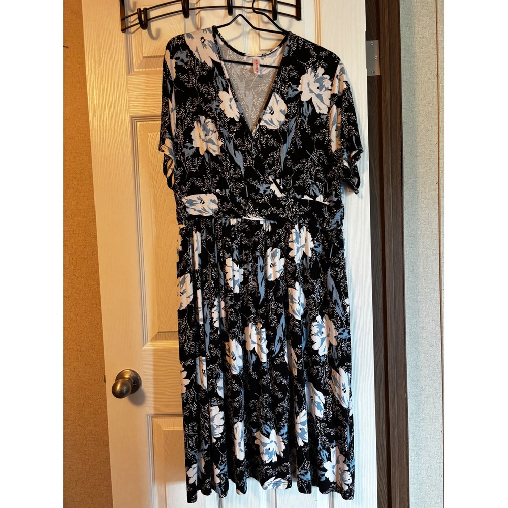 WEACZZY Women 3XL Black Blue Floral V-Neck Faux Wrap Midi Dress Short Sleeve